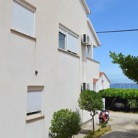 Sea View Leda